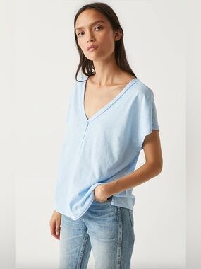 Michael Stars Lizzy Tee Light Sky Blue V-Neck Supima Cotton Beachy Lagenlook Top